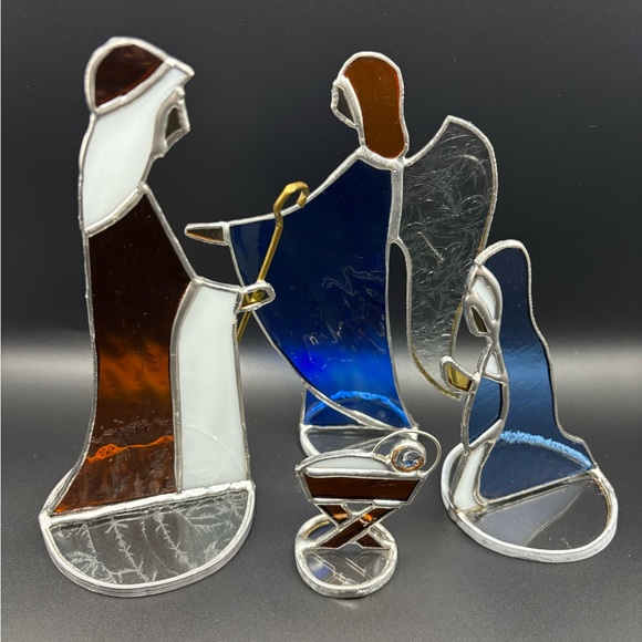 7 Piece Stained Glass Standing Nativity Set - Picture 10 of 12
